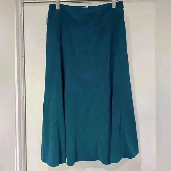 dressbarn skirt size 4 in very good condition very soft - Picture 3 of 10